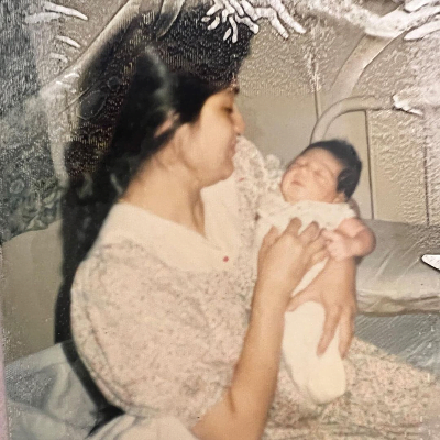 Childhood phot of Dr Manan Vora with her Mother