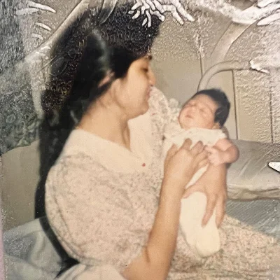 Childhood phot of Dr Manan Vora with her Mother